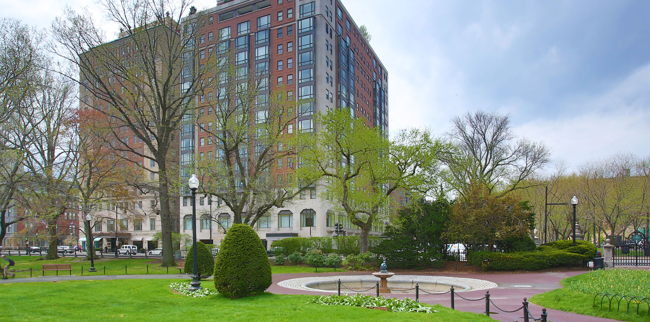 Carlton House Boston Lili Banani